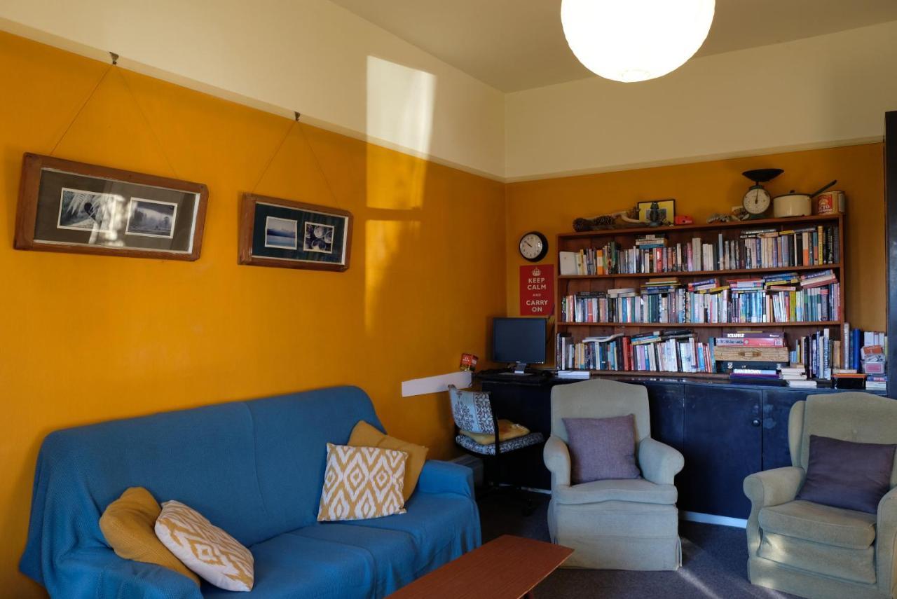 Chester St Backpackers Крайстчърч Екстериор снимка